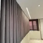 Velora Stays- Beachfront דירה *