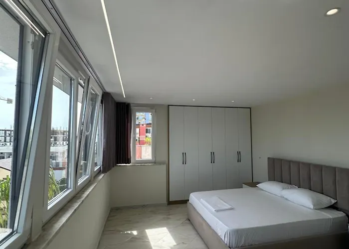 Velora Stays- Beachfront Apartament *