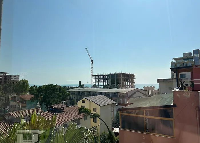 Velora Stays- Beachfront Apartment *